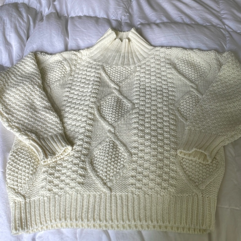 Dynamite Vintage Wool/Acrylic blend Chinky Cream Sweater Size M
